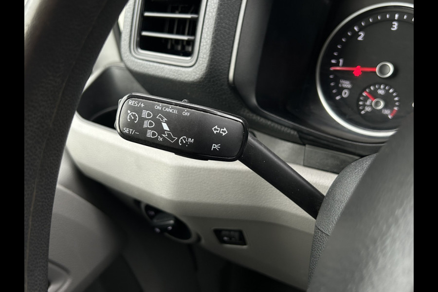 Volkswagen Crafter 35 2.0 102 PK / PICK UP / 89.094 KM !! / 1e EIGENAAR / 2.5 TONS TREKHAAK / AIRCO / CRUISE / BLUETOOTH / 3-ZITS Volkswagen Crafter 35 2.0 102 PK / PICK UP / 89.094 KM !! / 1e EIGENAAR / 2.5 TONS TREKHAAK / AIRCO / CRUISE / BLUETOOTH / 3-ZITS