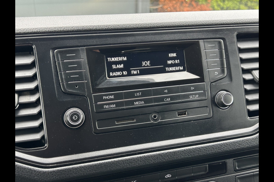 Volkswagen Crafter 35 2.0 102 PK / PICK UP / 89.094 KM !! / 1e EIGENAAR / 2.5 TONS TREKHAAK / AIRCO / CRUISE / BLUETOOTH / 3-ZITS Volkswagen Crafter 35 2.0 102 PK / PICK UP / 89.094 KM !! / 1e EIGENAAR / 2.5 TONS TREKHAAK / AIRCO / CRUISE / BLUETOOTH / 3-ZITS