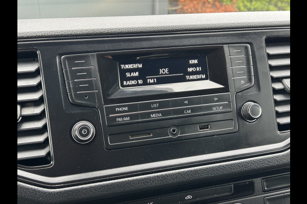 Volkswagen Crafter 35 2.0 102 PK / PICK UP / 89.094 KM !! / 1e EIGENAAR / 2.5 TONS TREKHAAK / AIRCO / CRUISE / BLUETOOTH / 3-ZITS Volkswagen Crafter 35 2.0 102 PK / PICK UP / 89.094 KM !! / 1e EIGENAAR / 2.5 TONS TREKHAAK / AIRCO / CRUISE / BLUETOOTH / 3-ZITS