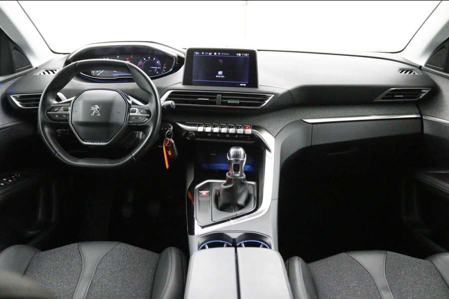 Peugeot 3008 1.2 PureTech Allure*NAVI*ECC*CRUISE*CARPLAY* Peugeot 3008 1.2 PureTech Allure*NAVI*ECC*CRUISE*CARPLAY*