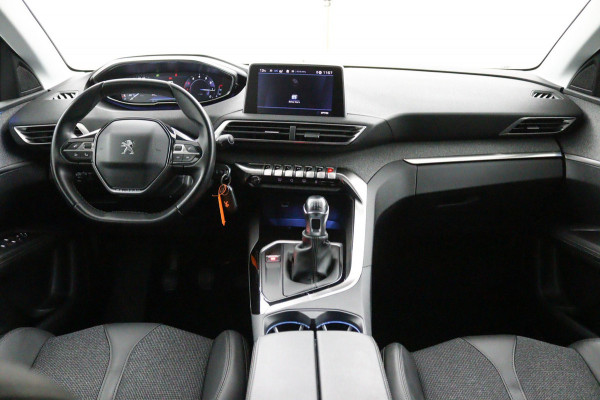 Peugeot 3008 1.2 PureTech Allure*NAVI*ECC*CRUISE*CARPLAY* Peugeot 3008 1.2 PureTech Allure*NAVI*ECC*CRUISE*CARPLAY*