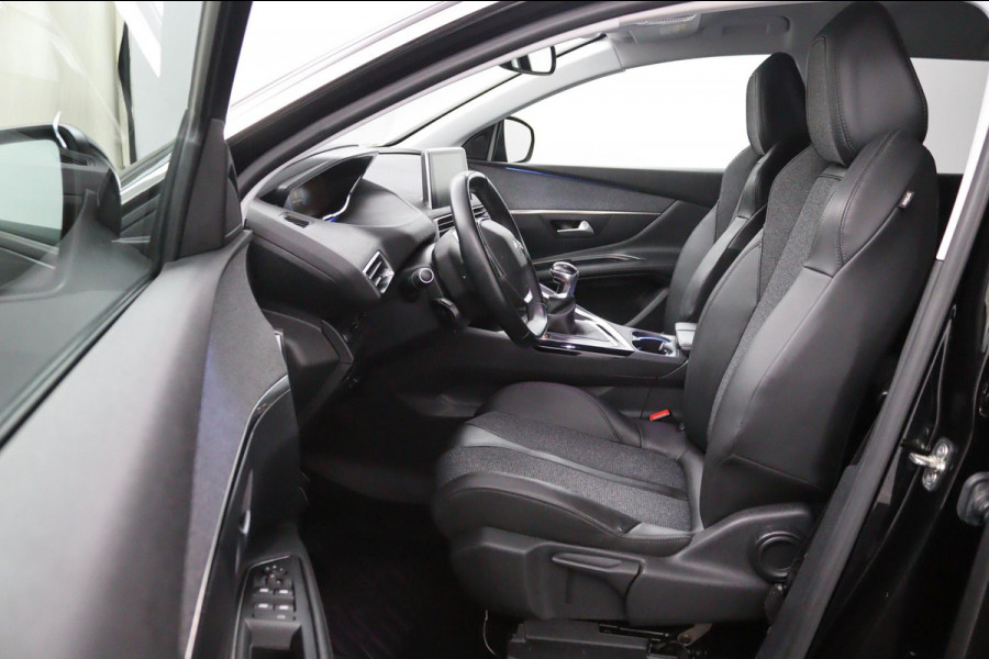 Peugeot 3008 1.2 PureTech Allure*NAVI*ECC*CRUISE*CARPLAY* Peugeot 3008 1.2 PureTech Allure*NAVI*ECC*CRUISE*CARPLAY*