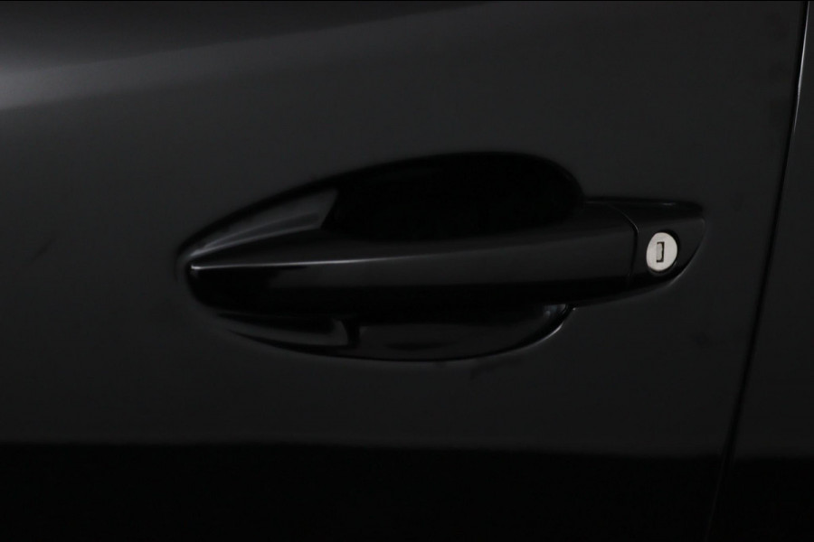 Peugeot 3008 1.2 PureTech Allure*NAVI*ECC*CRUISE*CARPLAY* Peugeot 3008 1.2 PureTech Allure*NAVI*ECC*CRUISE*CARPLAY*