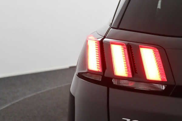 Peugeot 3008 1.2 PureTech Allure*NAVI*ECC*CRUISE*CARPLAY* Peugeot 3008 1.2 PureTech Allure*NAVI*ECC*CRUISE*CARPLAY*