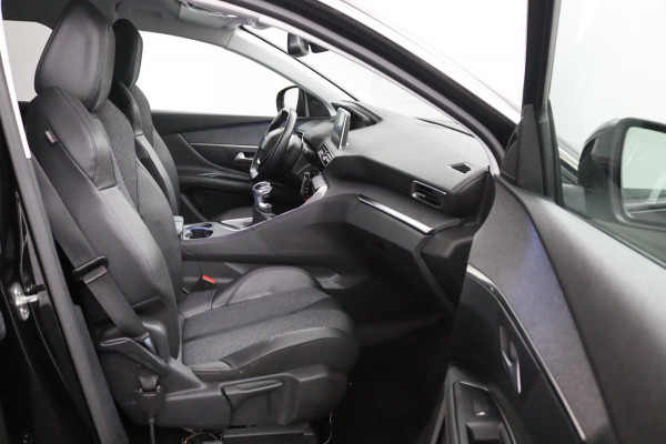 Peugeot 3008 1.2 PureTech Allure*NAVI*ECC*CRUISE*CARPLAY* Peugeot 3008 1.2 PureTech Allure*NAVI*ECC*CRUISE*CARPLAY*