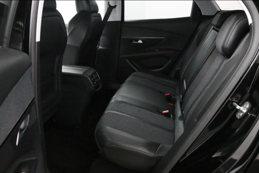 Peugeot 3008 1.2 PureTech Allure*NAVI*ECC*CRUISE*CARPLAY* Peugeot 3008 1.2 PureTech Allure*NAVI*ECC*CRUISE*CARPLAY*