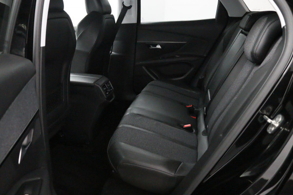 Peugeot 3008 1.2 PureTech Allure*NAVI*ECC*CRUISE*CARPLAY* Peugeot 3008 1.2 PureTech Allure*NAVI*ECC*CRUISE*CARPLAY*