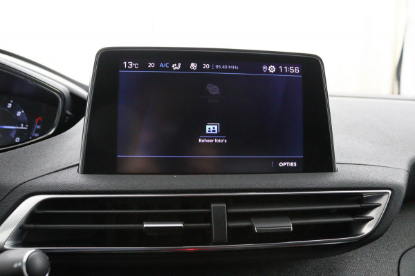 Peugeot 3008 1.2 PureTech Allure*NAVI*ECC*CRUISE*CARPLAY* Peugeot 3008 1.2 PureTech Allure*NAVI*ECC*CRUISE*CARPLAY*