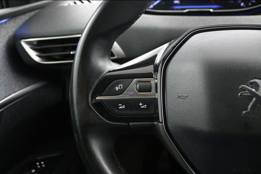 Peugeot 3008 1.2 PureTech Allure*NAVI*ECC*CRUISE*CARPLAY* Peugeot 3008 1.2 PureTech Allure*NAVI*ECC*CRUISE*CARPLAY*