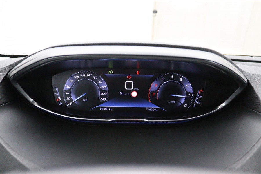 Peugeot 3008 1.2 PureTech Allure*NAVI*ECC*CRUISE*CARPLAY* Peugeot 3008 1.2 PureTech Allure*NAVI*ECC*CRUISE*CARPLAY*