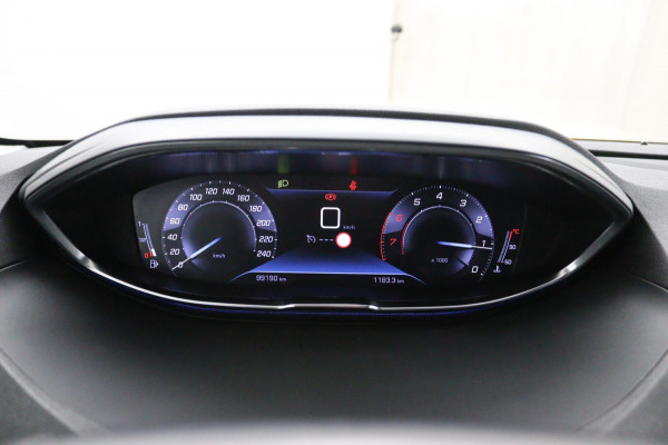 Peugeot 3008 1.2 PureTech Allure*NAVI*ECC*CRUISE*CARPLAY* Peugeot 3008 1.2 PureTech Allure*NAVI*ECC*CRUISE*CARPLAY*