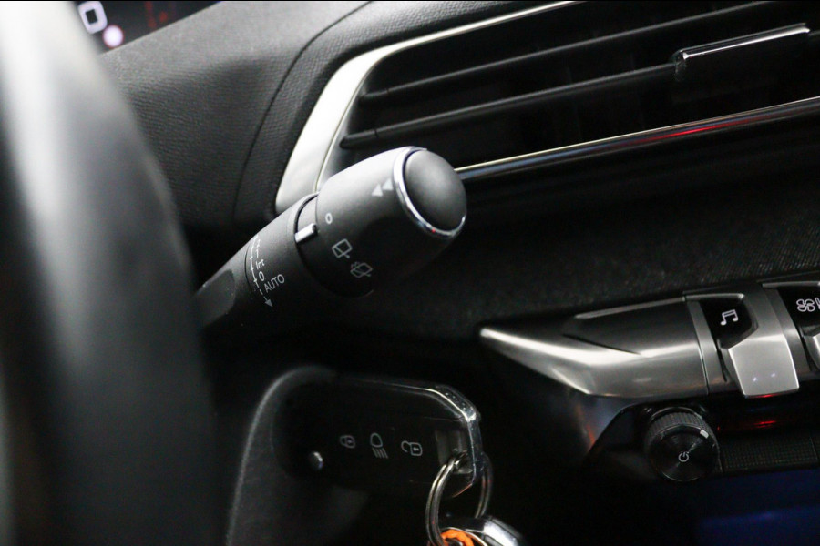 Peugeot 3008 1.2 PureTech Allure*NAVI*ECC*CRUISE*CARPLAY* Peugeot 3008 1.2 PureTech Allure*NAVI*ECC*CRUISE*CARPLAY*