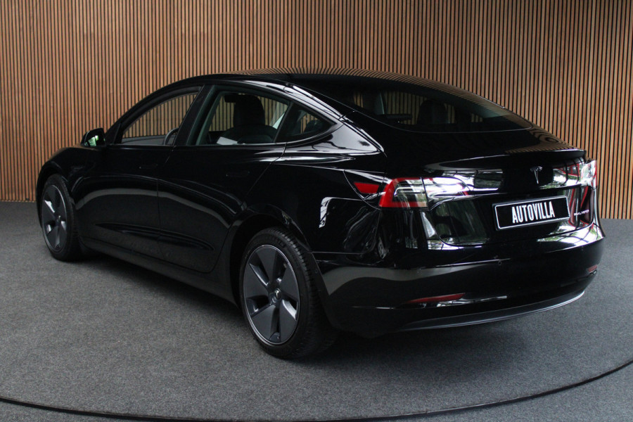 Tesla Model 3 RWD Autopilot ACC Stuurverwarm. PDC Leer Navi Panoramadak 360° Elektr. achterklep Stoelverwarming voor & achter Climate voor & achter LM velgen BTW auto! Nieuw! Tesla Model 3 RWD Autopilot ACC Stuurverwarm. PDC Leer Navi Panoramadak 360° Elektr. achterklep Stoelverwarming voor & achter Climate voor & achter LM velgen BTW auto! Nieuw!