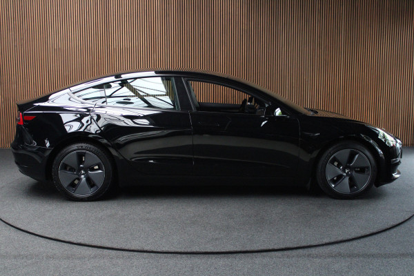 Tesla Model 3 RWD Autopilot ACC Stuurverwarm. PDC Leer Navi Panoramadak 360° Elektr. achterklep Stoelverwarming voor & achter Climate voor & achter LM velgen BTW auto! Nieuw! Tesla Model 3 RWD Autopilot ACC Stuurverwarm. PDC Leer Navi Panoramadak 360° Elektr. achterklep Stoelverwarming voor & achter Climate voor & achter LM velgen BTW auto! Nieuw!