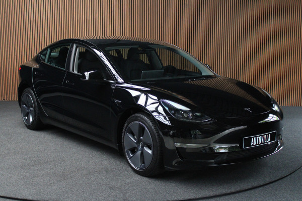Tesla Model 3 RWD Autopilot ACC Stuurverwarm. PDC Leer Navi Panoramadak 360° Elektr. achterklep Stoelverwarming voor & achter Climate voor & achter LM velgen BTW auto! Nieuw! Tesla Model 3 RWD Autopilot ACC Stuurverwarm. PDC Leer Navi Panoramadak 360° Elektr. achterklep Stoelverwarming voor & achter Climate voor & achter LM velgen BTW auto! Nieuw!