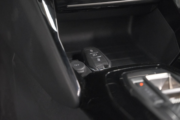 Peugeot 2008 Hybrid 136 e-DCS6 Allure | 360 Camera | Adaptieve Cruise Control | Dodehoekdetectie Peugeot 2008 Hybrid 136 e-DCS6 Allure | 360 Camera | Adaptieve Cruise Control | Dodehoekdetectie
