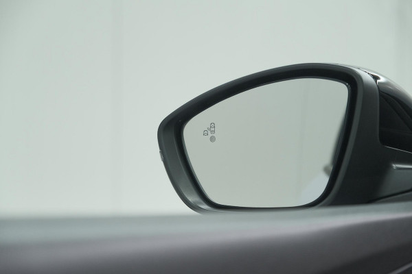 Peugeot 2008 Hybrid 136 e-DCS6 Allure | 360 Camera | Adaptieve Cruise Control | Dodehoekdetectie Peugeot 2008 Hybrid 136 e-DCS6 Allure | 360 Camera | Adaptieve Cruise Control | Dodehoekdetectie