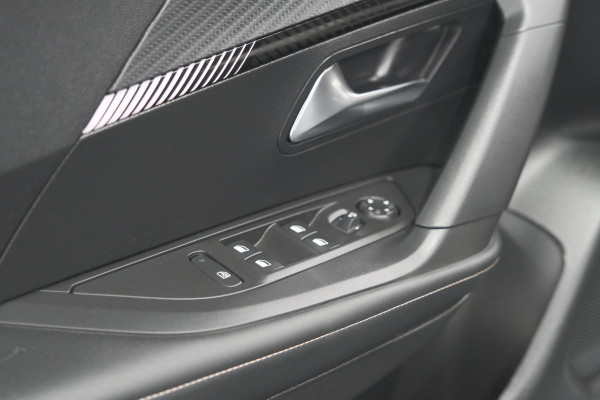 Peugeot 2008 Hybrid 136 e-DCS6 Allure | 360 Camera | Adaptieve Cruise Control | Dodehoekdetectie Peugeot 2008 Hybrid 136 e-DCS6 Allure | 360 Camera | Adaptieve Cruise Control | Dodehoekdetectie