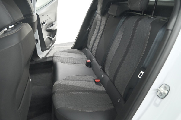 Peugeot 2008 Hybrid 136 e-DCS6 Allure | 360 Camera | Adaptieve Cruise Control | Dodehoekdetectie Peugeot 2008 Hybrid 136 e-DCS6 Allure | 360 Camera | Adaptieve Cruise Control | Dodehoekdetectie