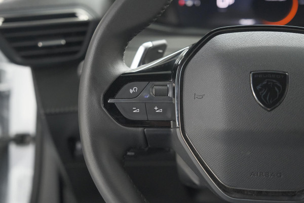 Peugeot 2008 Hybrid 136 e-DCS6 Allure | 360 Camera | Adaptieve Cruise Control | Dodehoekdetectie Peugeot 2008 Hybrid 136 e-DCS6 Allure | 360 Camera | Adaptieve Cruise Control | Dodehoekdetectie