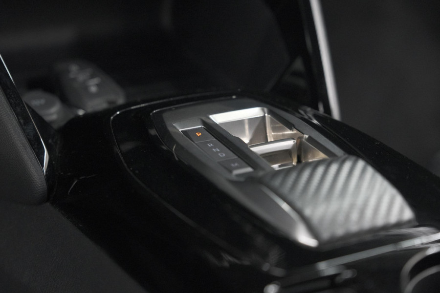 Peugeot 2008 Hybrid 136 e-DCS6 Allure | 360 Camera | Adaptieve Cruise Control | Dodehoekdetectie Peugeot 2008 Hybrid 136 e-DCS6 Allure | 360 Camera | Adaptieve Cruise Control | Dodehoekdetectie