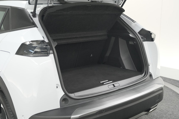 Peugeot 2008 Hybrid 136 e-DCS6 Allure | 360 Camera | Adaptieve Cruise Control | Dodehoekdetectie Peugeot 2008 Hybrid 136 e-DCS6 Allure | 360 Camera | Adaptieve Cruise Control | Dodehoekdetectie
