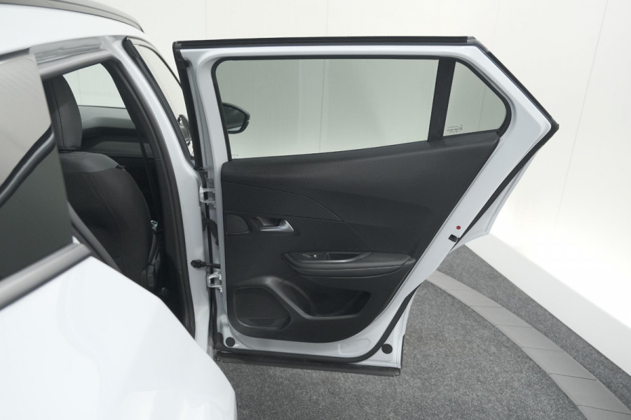 Peugeot 2008 Hybrid 136 e-DCS6 Allure | 360 Camera | Adaptieve Cruise Control | Dodehoekdetectie Peugeot 2008 Hybrid 136 e-DCS6 Allure | 360 Camera | Adaptieve Cruise Control | Dodehoekdetectie