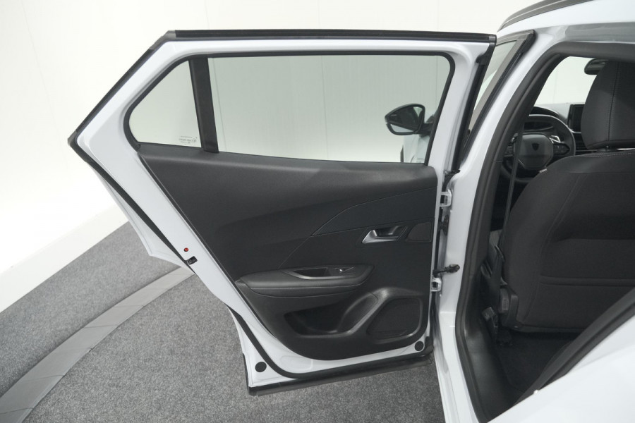 Peugeot 2008 Hybrid 136 e-DCS6 Allure | 360 Camera | Adaptieve Cruise Control | Dodehoekdetectie Peugeot 2008 Hybrid 136 e-DCS6 Allure | 360 Camera | Adaptieve Cruise Control | Dodehoekdetectie