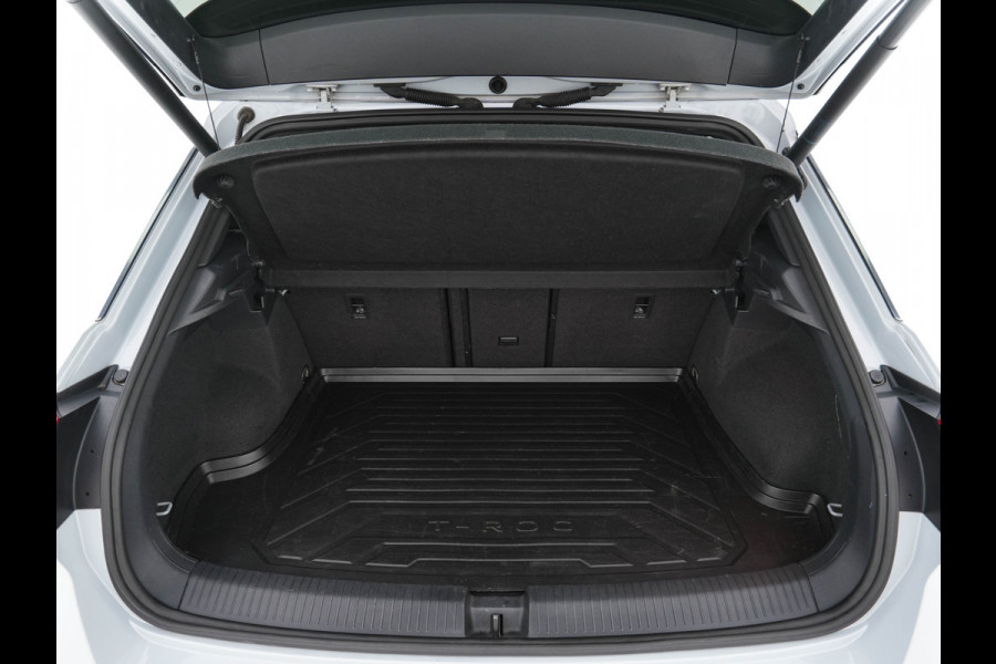 Volkswagen T-Roc 1.5 TSI R-Line Sport Business Aut. *PANO | LEATHER | FULL-LED | ADAPTIVE-CRUISE | DIGI-COCKPIT | NAVI-FULLMAP | HEATED-SPORTSEATS | AMBIENT-LIGHT | PRIVACY-GLASS | DAB+ | CARPLAY | SHIFT-PADDLES | 18''ALU* Volkswagen T-Roc 1.5 TSI R-Line Sport Business Aut. *PANO | LEATHER | FULL-LED | ADAPTIVE-CRUISE | DIGI-COCKPIT | NAVI-FULLMAP | HEATED-SPORTSEATS | AMBIENT-LIGHT | PRIVACY-GLASS | DAB+ | CARPLAY | SHIFT-PADDLES | 18''ALU*