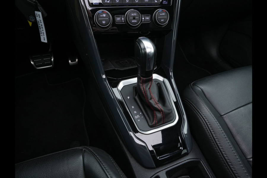 Volkswagen T-Roc 1.5 TSI R-Line Sport Business Aut. *PANO | LEATHER | FULL-LED | ADAPTIVE-CRUISE | DIGI-COCKPIT | NAVI-FULLMAP | HEATED-SPORTSEATS | AMBIENT-LIGHT | PRIVACY-GLASS | DAB+ | CARPLAY | SHIFT-PADDLES | 18''ALU* Volkswagen T-Roc 1.5 TSI R-Line Sport Business Aut. *PANO | LEATHER | FULL-LED | ADAPTIVE-CRUISE | DIGI-COCKPIT | NAVI-FULLMAP | HEATED-SPORTSEATS | AMBIENT-LIGHT | PRIVACY-GLASS | DAB+ | CARPLAY | SHIFT-PADDLES | 18''ALU*