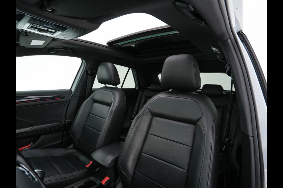 Volkswagen T-Roc 1.5 TSI R-Line Sport Business Aut. *PANO | LEATHER | FULL-LED | ADAPTIVE-CRUISE | DIGI-COCKPIT | NAVI-FULLMAP | HEATED-SPORTSEATS | AMBIENT-LIGHT | PRIVACY-GLASS | DAB+ | CARPLAY | SHIFT-PADDLES | 18''ALU* Volkswagen T-Roc 1.5 TSI R-Line Sport Business Aut. *PANO | LEATHER | FULL-LED | ADAPTIVE-CRUISE | DIGI-COCKPIT | NAVI-FULLMAP | HEATED-SPORTSEATS | AMBIENT-LIGHT | PRIVACY-GLASS | DAB+ | CARPLAY | SHIFT-PADDLES | 18''ALU*