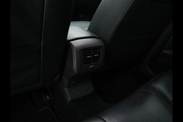 Volkswagen T-Roc 1.5 TSI R-Line Sport Business Aut. *PANO | LEATHER | FULL-LED | ADAPTIVE-CRUISE | DIGI-COCKPIT | NAVI-FULLMAP | HEATED-SPORTSEATS | AMBIENT-LIGHT | PRIVACY-GLASS | DAB+ | CARPLAY | SHIFT-PADDLES | 18''ALU* Volkswagen T-Roc 1.5 TSI R-Line Sport Business Aut. *PANO | LEATHER | FULL-LED | ADAPTIVE-CRUISE | DIGI-COCKPIT | NAVI-FULLMAP | HEATED-SPORTSEATS | AMBIENT-LIGHT | PRIVACY-GLASS | DAB+ | CARPLAY | SHIFT-PADDLES | 18''ALU*