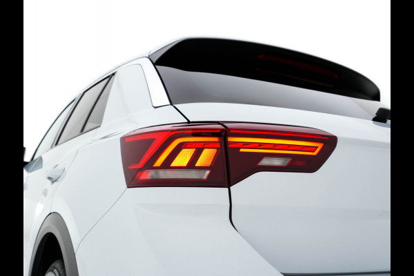 Volkswagen T-Roc 1.5 TSI R-Line Sport Business Aut. *PANO | LEATHER | FULL-LED | ADAPTIVE-CRUISE | DIGI-COCKPIT | NAVI-FULLMAP | HEATED-SPORTSEATS | AMBIENT-LIGHT | PRIVACY-GLASS | DAB+ | CARPLAY | SHIFT-PADDLES | 18''ALU* Volkswagen T-Roc 1.5 TSI R-Line Sport Business Aut. *PANO | LEATHER | FULL-LED | ADAPTIVE-CRUISE | DIGI-COCKPIT | NAVI-FULLMAP | HEATED-SPORTSEATS | AMBIENT-LIGHT | PRIVACY-GLASS | DAB+ | CARPLAY | SHIFT-PADDLES | 18''ALU*