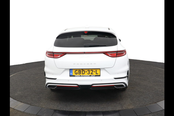 Kia ProCeed 1.5 T-GDi GT-Line Apple Carplay/Android Auto - Cruise Control - Dodehoekdetectie - Navigatie - Stuur/Stoelverwarming - Fabrieksgarantie tot 06-2031 Kia ProCeed 1.5 T-GDi GT-Line Apple Carplay/Android Auto - Cruise Control - Dodehoekdetectie - Navigatie - Stuur/Stoelverwarming - Fabrieksgarantie tot 06-2031