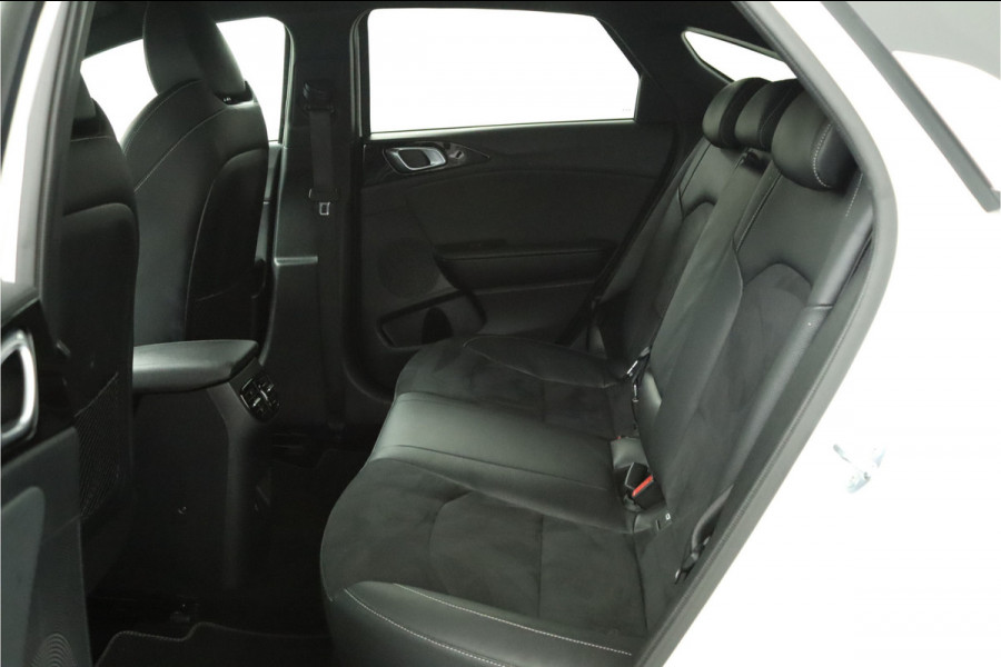 Kia ProCeed 1.5 T-GDi GT-Line Apple Carplay/Android Auto - Cruise Control - Dodehoekdetectie - Navigatie - Stuur/Stoelverwarming - Fabrieksgarantie tot 06-2031 Kia ProCeed 1.5 T-GDi GT-Line Apple Carplay/Android Auto - Cruise Control - Dodehoekdetectie - Navigatie - Stuur/Stoelverwarming - Fabrieksgarantie tot 06-2031