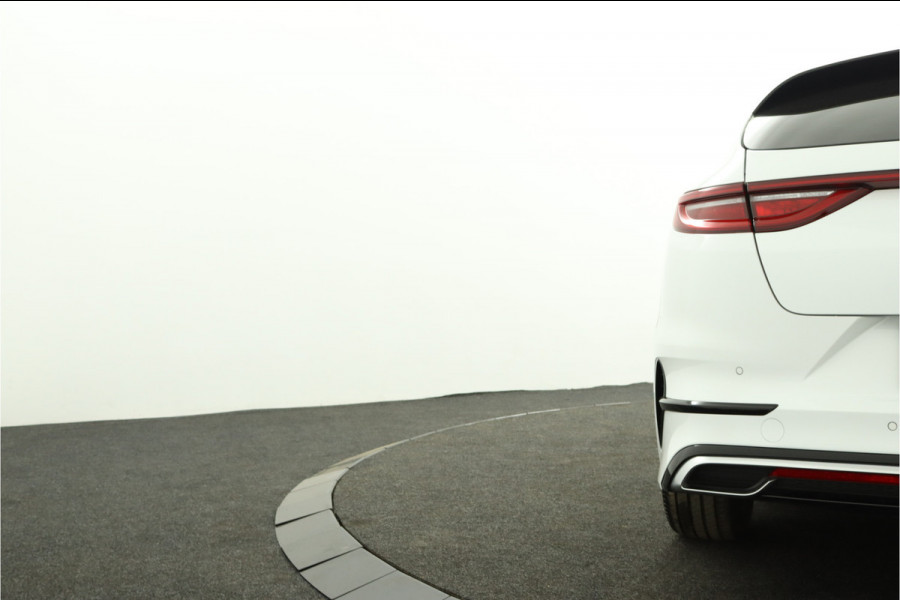 Kia ProCeed 1.5 T-GDi GT-Line Apple Carplay/Android Auto - Cruise Control - Dodehoekdetectie - Navigatie - Stuur/Stoelverwarming - Fabrieksgarantie tot 06-2031 Kia ProCeed 1.5 T-GDi GT-Line Apple Carplay/Android Auto - Cruise Control - Dodehoekdetectie - Navigatie - Stuur/Stoelverwarming - Fabrieksgarantie tot 06-2031