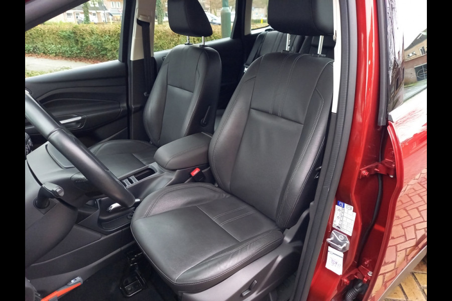 Ford C-MAX 1.5 EcoBoost 150-pk Titanium Automaat 1500 kg geremd aanhangwagen gewicht Ford C-MAX 1.5 EcoBoost 150-pk Titanium Automaat 1500 kg geremd aanhangwagen gewicht