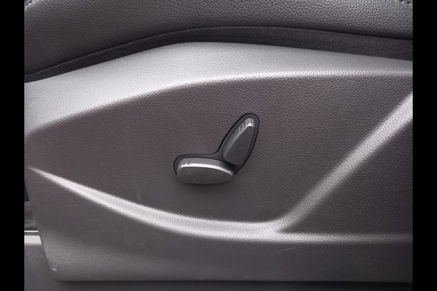 Ford C-MAX 1.5 EcoBoost 150-pk Titanium Automaat 1500 kg geremd aanhangwagen gewicht Ford C-MAX 1.5 EcoBoost 150-pk Titanium Automaat 1500 kg geremd aanhangwagen gewicht