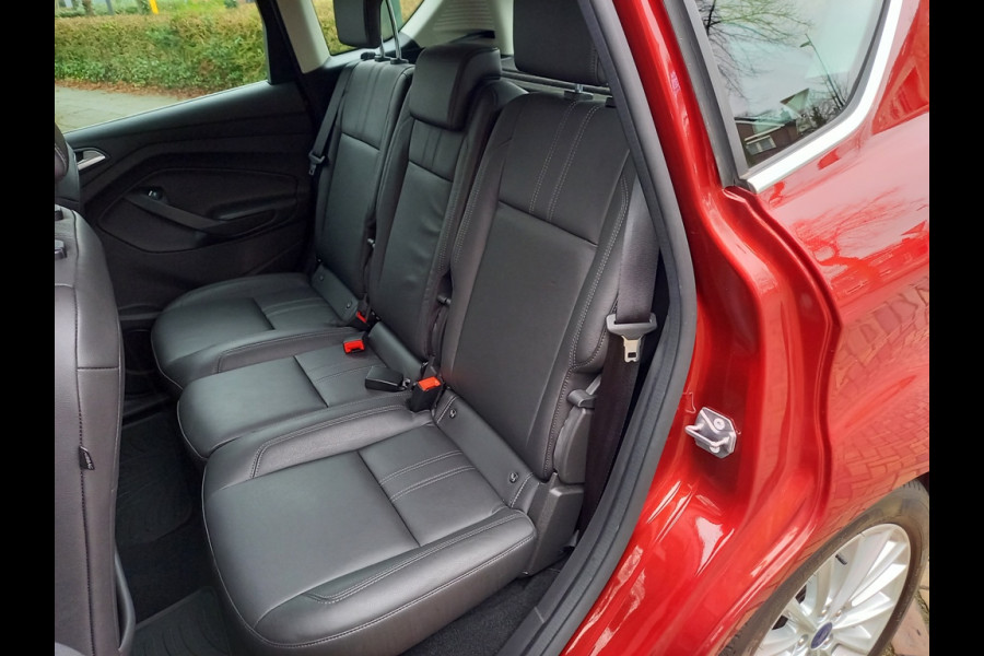 Ford C-MAX 1.5 EcoBoost 150-pk Titanium Automaat 1500 kg geremd aanhangwagen gewicht Ford C-MAX 1.5 EcoBoost 150-pk Titanium Automaat 1500 kg geremd aanhangwagen gewicht