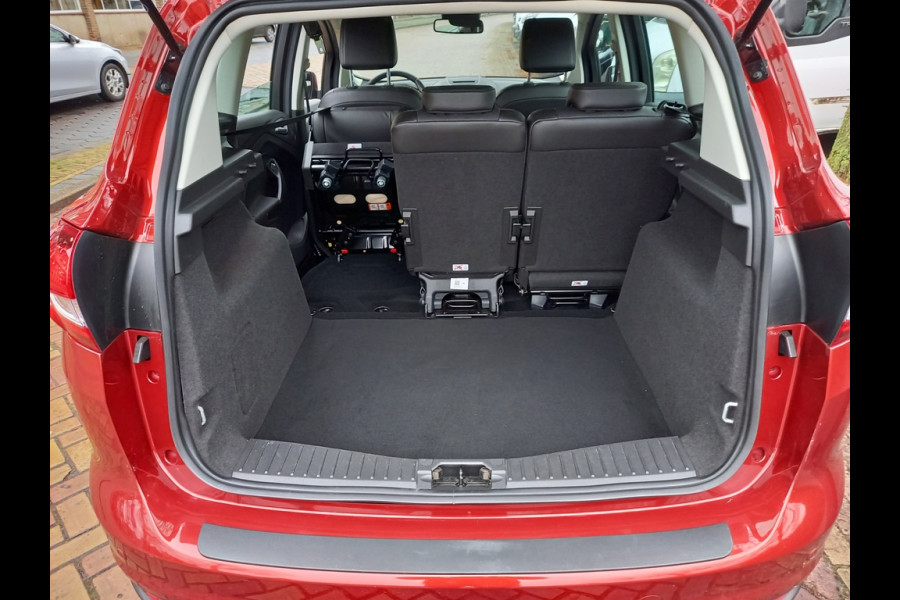 Ford C-MAX 1.5 EcoBoost 150-pk Titanium Automaat 1500 kg geremd aanhangwagen gewicht Ford C-MAX 1.5 EcoBoost 150-pk Titanium Automaat 1500 kg geremd aanhangwagen gewicht