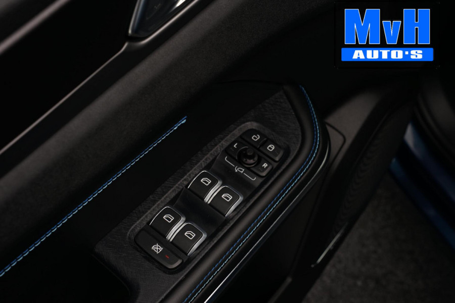 Lynk & Co 01 1.5 Hybride|TREKHAAK|FULL BLACK|ZWARTE.HEMEL|NAP