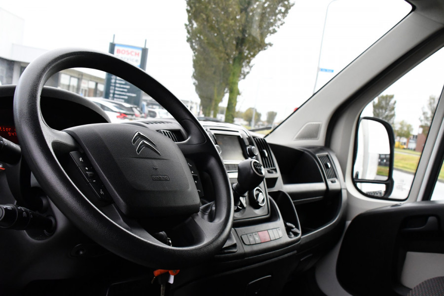 Citroën Jumper 35 2.0 BlueHDi L4 Bakwagen Cruise, NAVI, 165PK, Laadklep, Airco, Uniek! Citroën Jumper 35 2.0 BlueHDi L4 Bakwagen Cruise, NAVI, 165PK, Laadklep, Airco, Uniek!