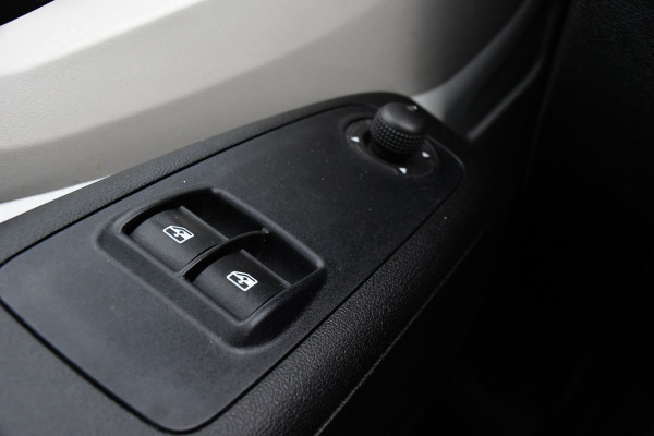 Citroën Jumper 35 2.0 BlueHDi L4 Bakwagen Cruise, NAVI, 165PK, Laadklep, Airco, Uniek! Citroën Jumper 35 2.0 BlueHDi L4 Bakwagen Cruise, NAVI, 165PK, Laadklep, Airco, Uniek!