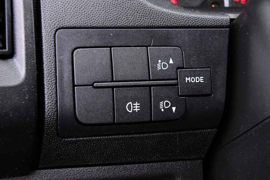 Citroën Jumper 35 2.0 BlueHDi L4 Bakwagen Cruise, NAVI, 165PK, Laadklep, Airco, Uniek! Citroën Jumper 35 2.0 BlueHDi L4 Bakwagen Cruise, NAVI, 165PK, Laadklep, Airco, Uniek!