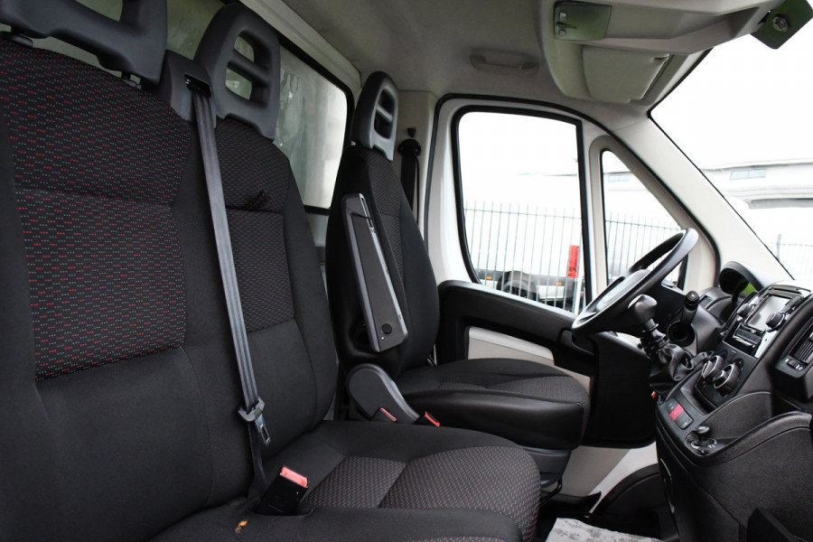 Citroën Jumper 35 2.0 BlueHDi L4 Bakwagen Cruise, NAVI, 165PK, Laadklep, Airco, Uniek! Citroën Jumper 35 2.0 BlueHDi L4 Bakwagen Cruise, NAVI, 165PK, Laadklep, Airco, Uniek!