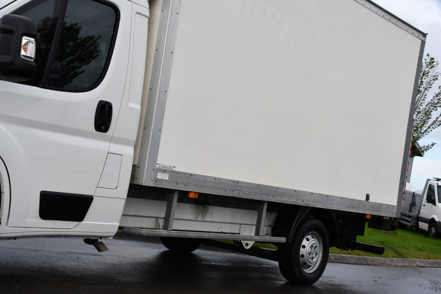 Citroën Jumper 35 2.0 BlueHDi L4 Bakwagen Cruise, NAVI, 165PK, Laadklep, Airco, Uniek! Citroën Jumper 35 2.0 BlueHDi L4 Bakwagen Cruise, NAVI, 165PK, Laadklep, Airco, Uniek!