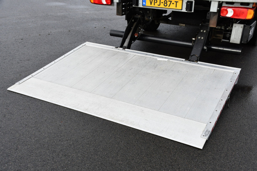 Citroën Jumper 35 2.0 BlueHDi L4 Bakwagen Cruise, NAVI, 165PK, Laadklep, Airco, Uniek! Citroën Jumper 35 2.0 BlueHDi L4 Bakwagen Cruise, NAVI, 165PK, Laadklep, Airco, Uniek!