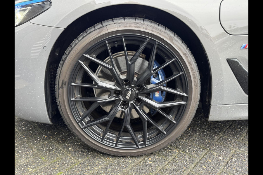 BMW 5 Serie Touring 530e M-Sport | 360*  Camera | Navigatie | Head-Up Display | 20 Inch Lichtmetalen Velgen | Elektrische Trekhaak | BMW 5 Serie Touring 530e M-Sport | 360*  Camera | Navigatie | Head-Up Display | 20 Inch Lichtmetalen Velgen | Elektrische Trekhaak |