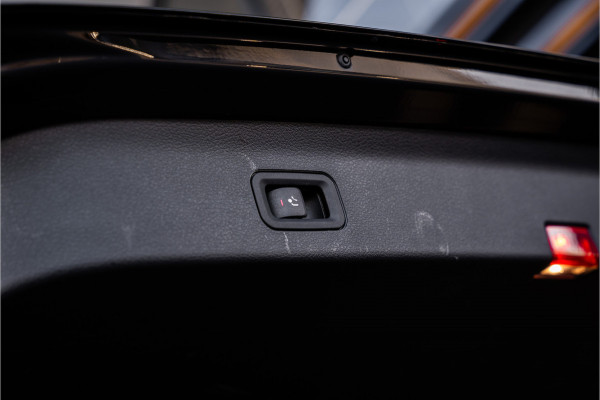 Mercedes-Benz GLS AMG GLS63 4MATIC - Panorama | Burmester | Luchtvering | Elek. Trekhaak | Massage