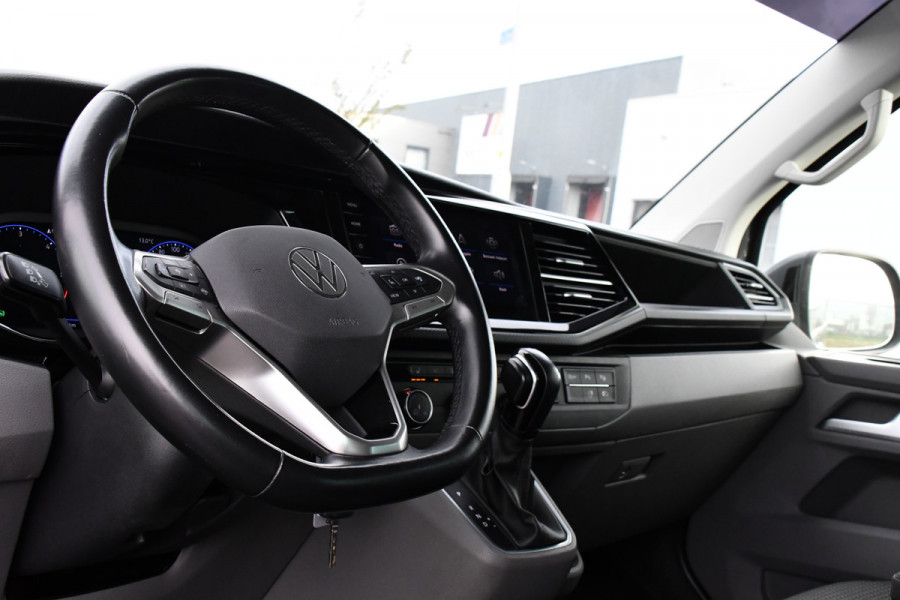 Volkswagen Transporter 2.0 TDI L2H1 32 DC Bulli Virtual, Adaptieve Cruise, Carplay, LED, 150pk, Automaat, Trekhaak, Sensoren, Uniek!